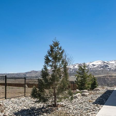 Luxury Retreat - King Beds, Hot Tub, & Pool - Family & Remote Work Friendly Apartment Reno Luaran gambar