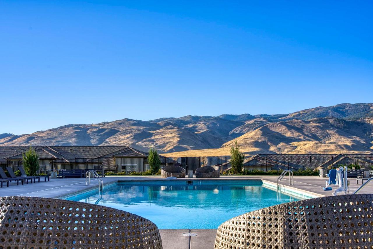 Luxury Retreat - King Beds, Hot Tub, & Pool - Family & Remote Work Friendly Apartment Reno Luaran gambar