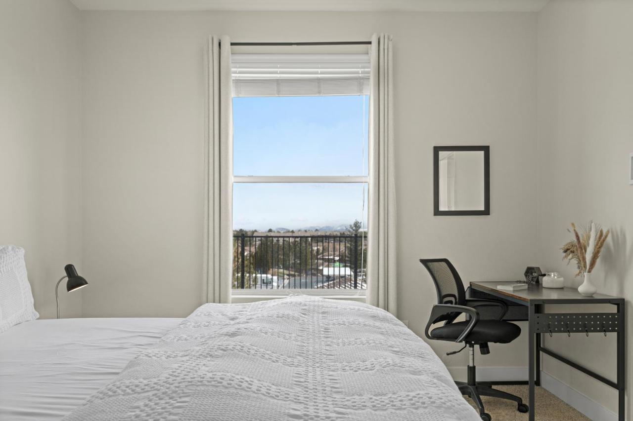 Luxury Retreat - King Beds, Hot Tub, & Pool - Family & Remote Work Friendly Apartment Reno Luaran gambar