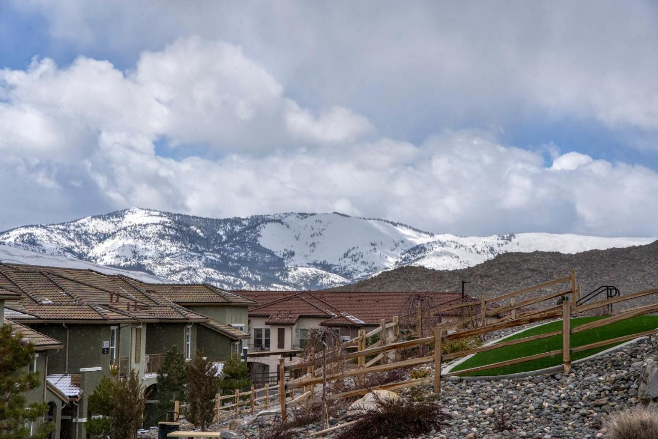 Luxury Retreat - King Beds, Hot Tub, & Pool - Family & Remote Work Friendly Apartment Reno Luaran gambar