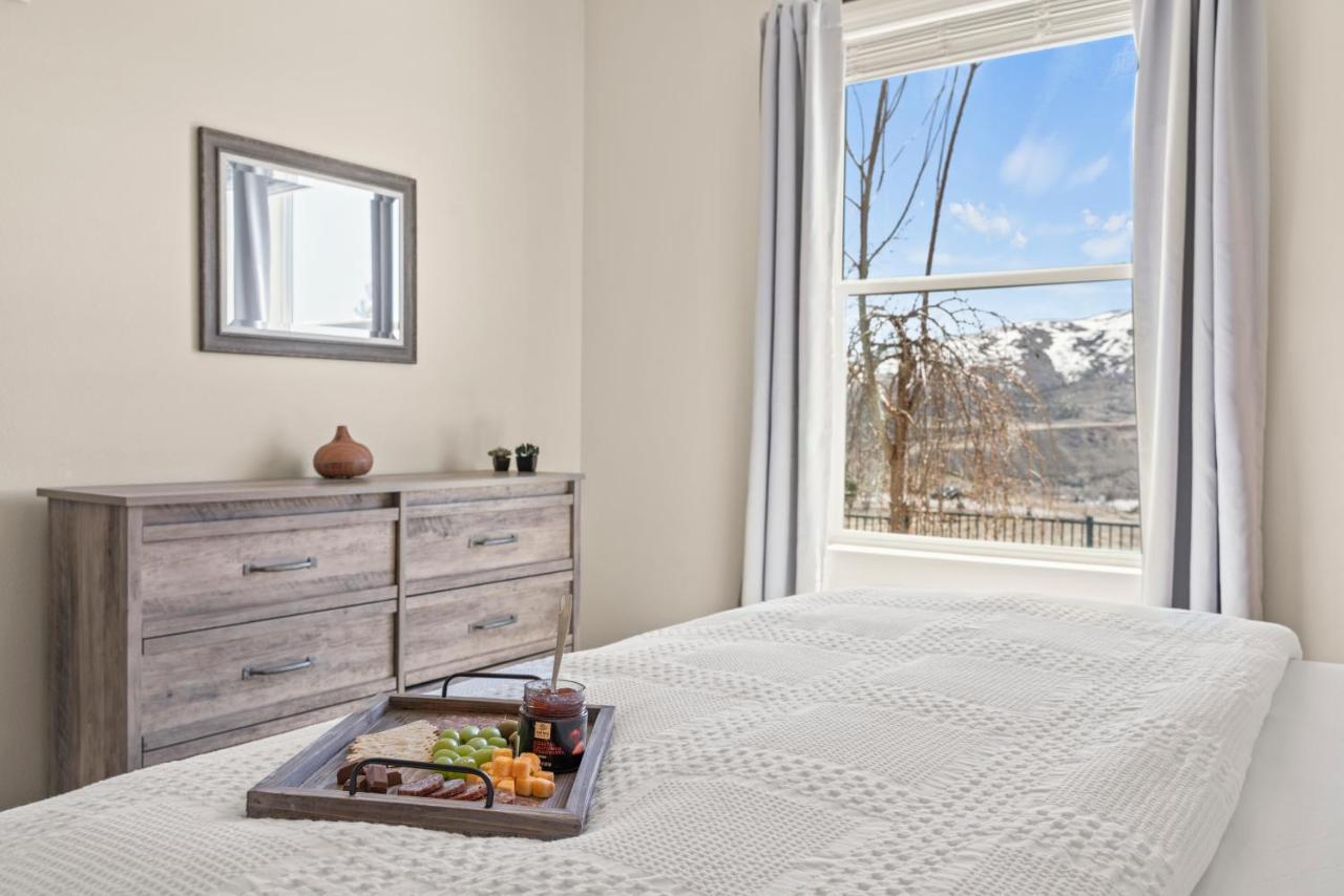 Luxury Retreat - King Beds, Hot Tub, & Pool - Family & Remote Work Friendly Apartment Reno Luaran gambar