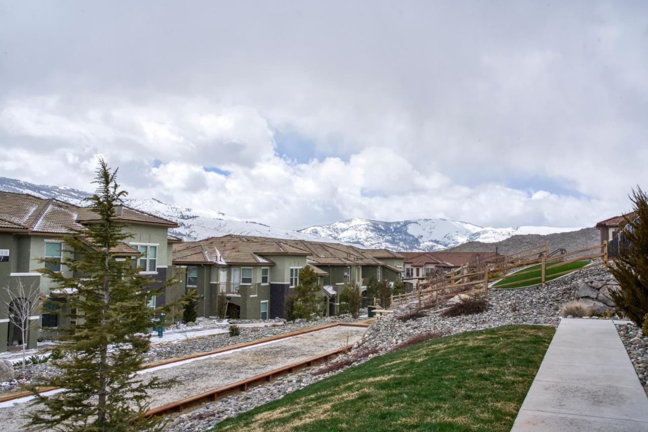 Luxury Retreat - King Beds, Hot Tub, & Pool - Family & Remote Work Friendly Apartment Reno Luaran gambar