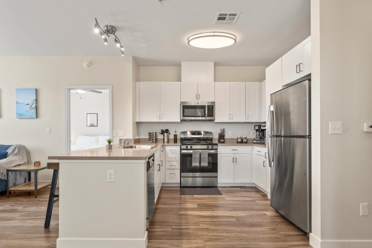Luxury Retreat - King Beds, Hot Tub, & Pool - Family & Remote Work Friendly Apartment Reno Luaran gambar