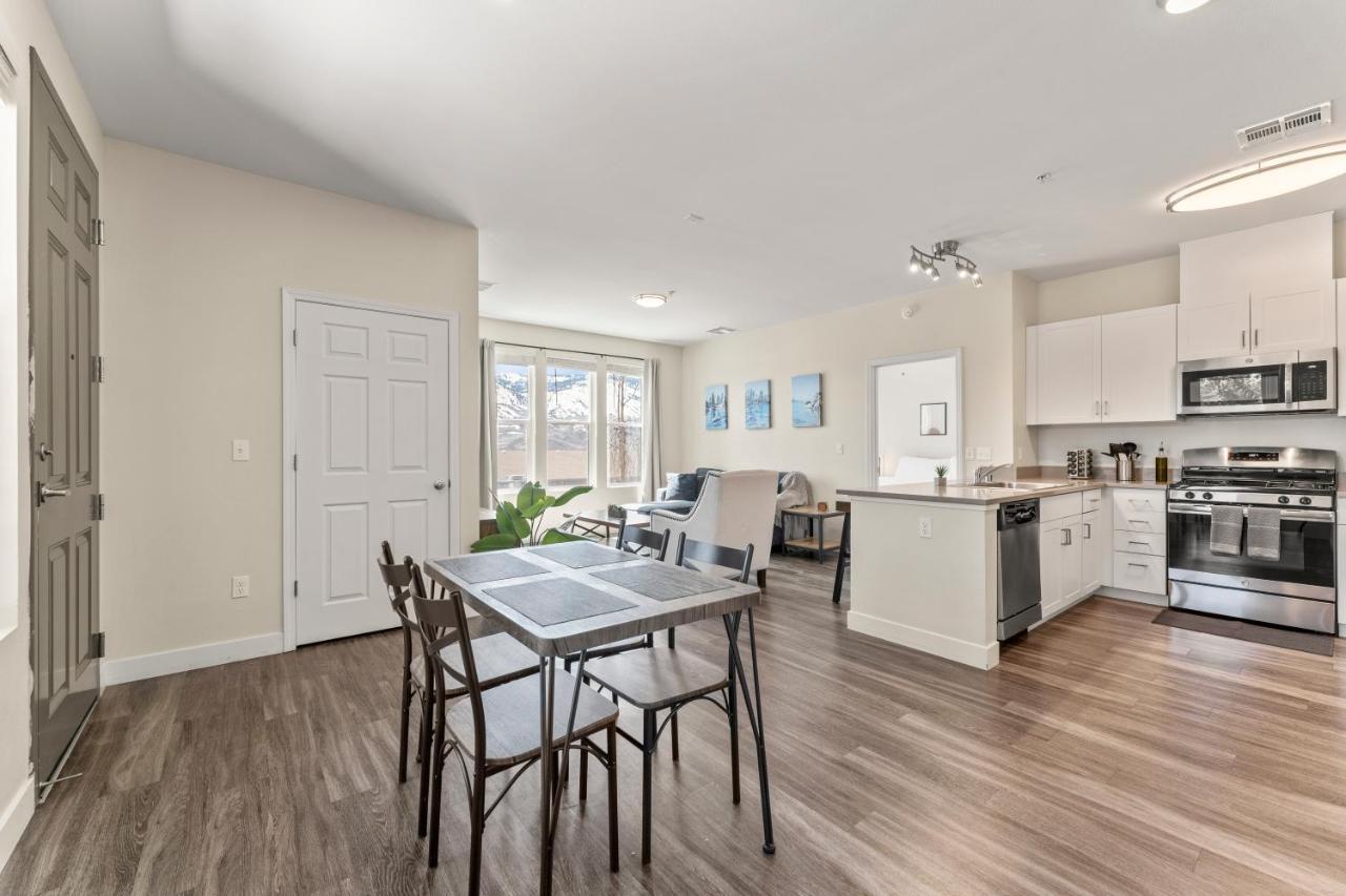Luxury Retreat - King Beds, Hot Tub, & Pool - Family & Remote Work Friendly Apartment Reno Luaran gambar