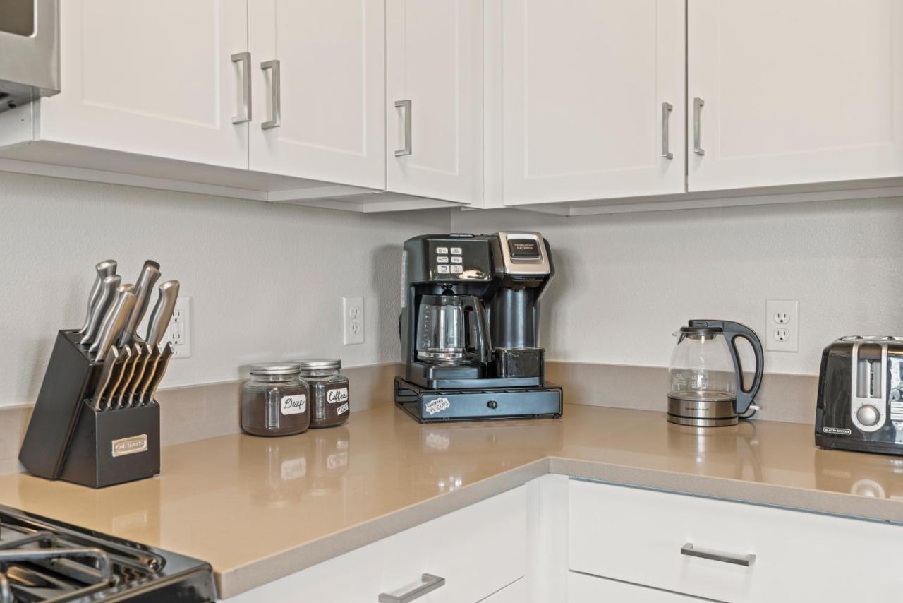 Luxury Retreat - King Beds, Hot Tub, & Pool - Family & Remote Work Friendly Apartment Reno Luaran gambar