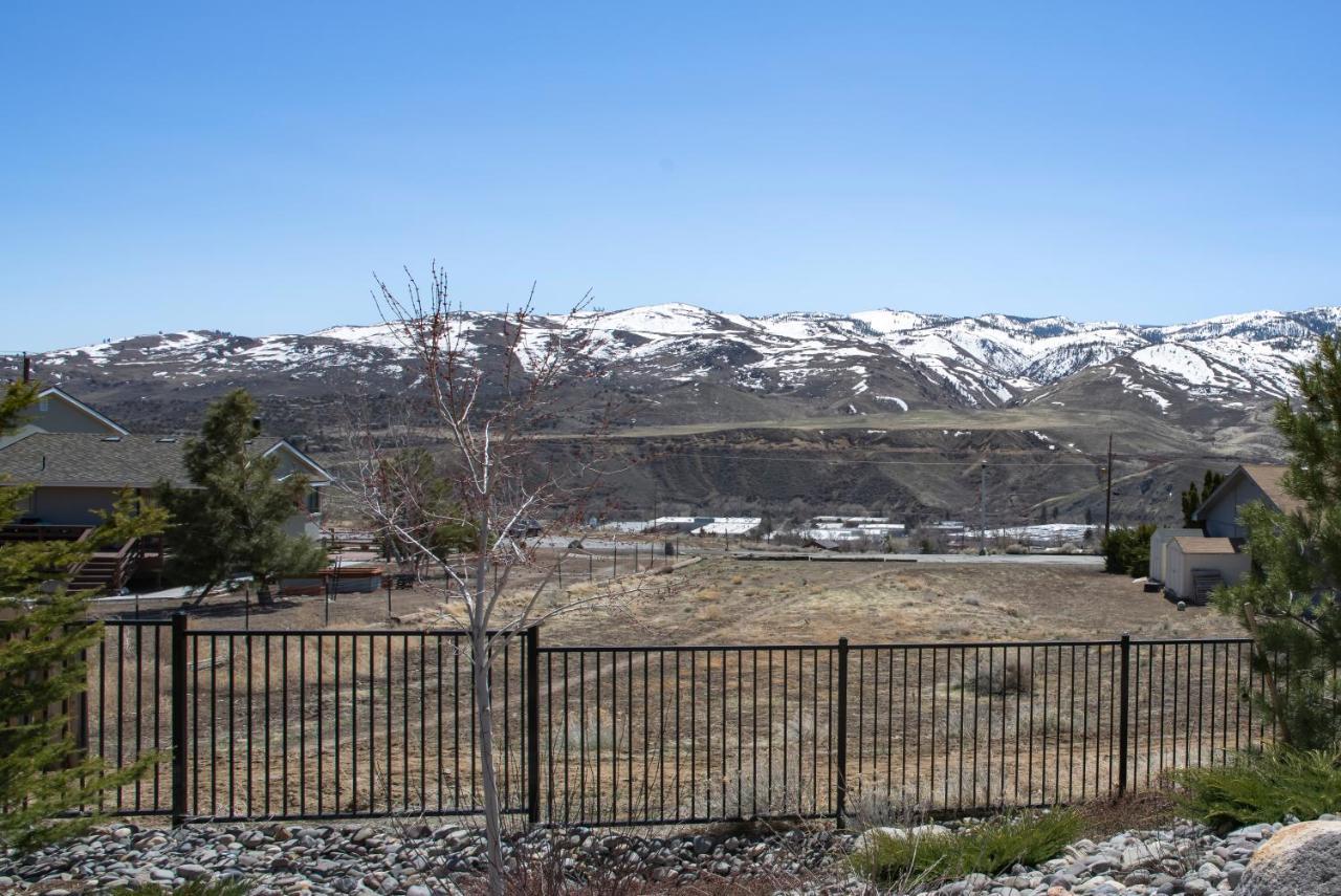 Luxury Retreat - King Beds, Hot Tub, & Pool - Family & Remote Work Friendly Apartment Reno Luaran gambar