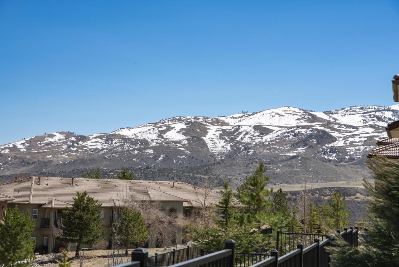 Luxury Retreat - King Beds, Hot Tub, & Pool - Family & Remote Work Friendly Apartment Reno Luaran gambar